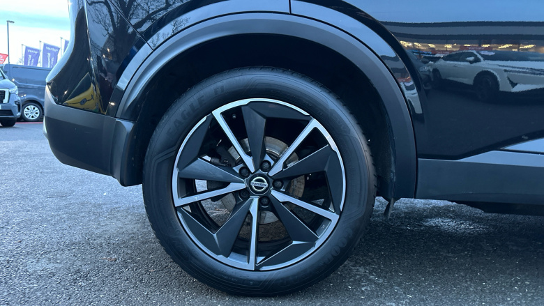 Nissan Qashqai 1.3 DiG-T MH Tekna 5dr Petrol Hatchback